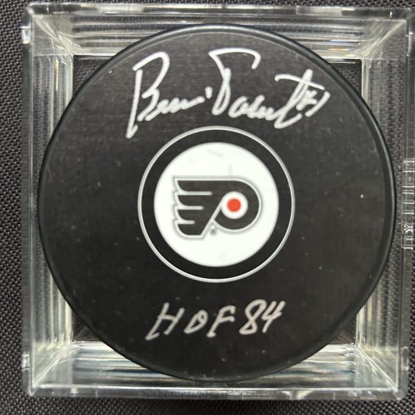 Rondelle signée par Bernie Parent avec Hof 84
